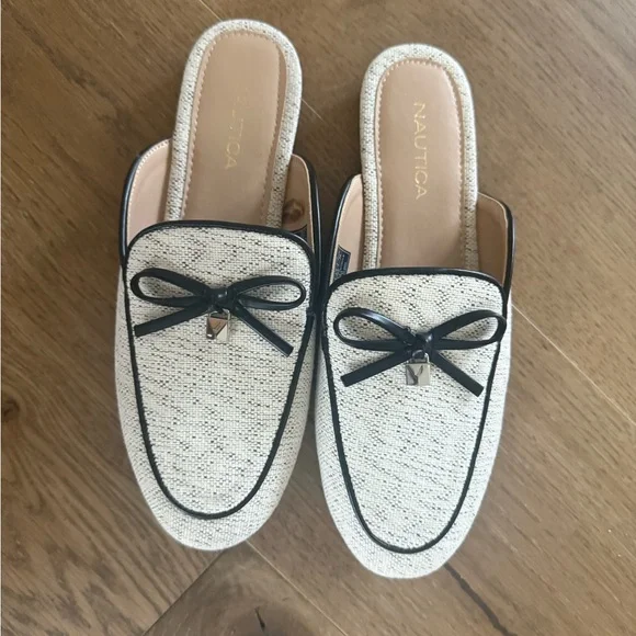 Nautica Women's Black and Cream Loafers Slip ons - Picture 3 of 3